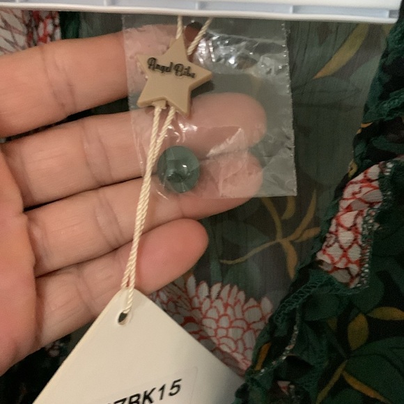 Floral open back dainty dress - Picture 11 of 14